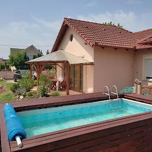 erzsi-mama-apartman.hotels-hajduszoboszlo-hungary.com/