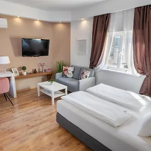 Premium Szervita Square Appartamento