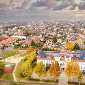 Platan 3*, Debrecen Ungern