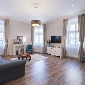 https://hibay-apartman.egerhotels.net