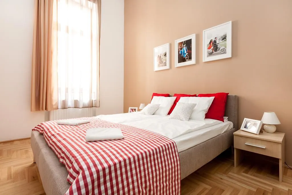 Easy Star Hotel Budapest 3*,
